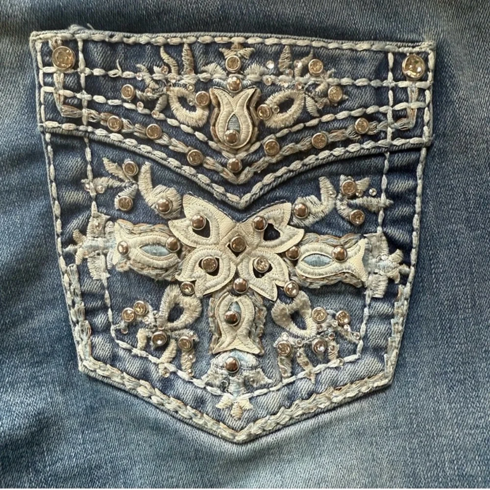✨ TELEPATIA Women’s Low-Rise Decorative Pocket Bootcut Jeans Size 27 ⭐ - Picture 5 of 12